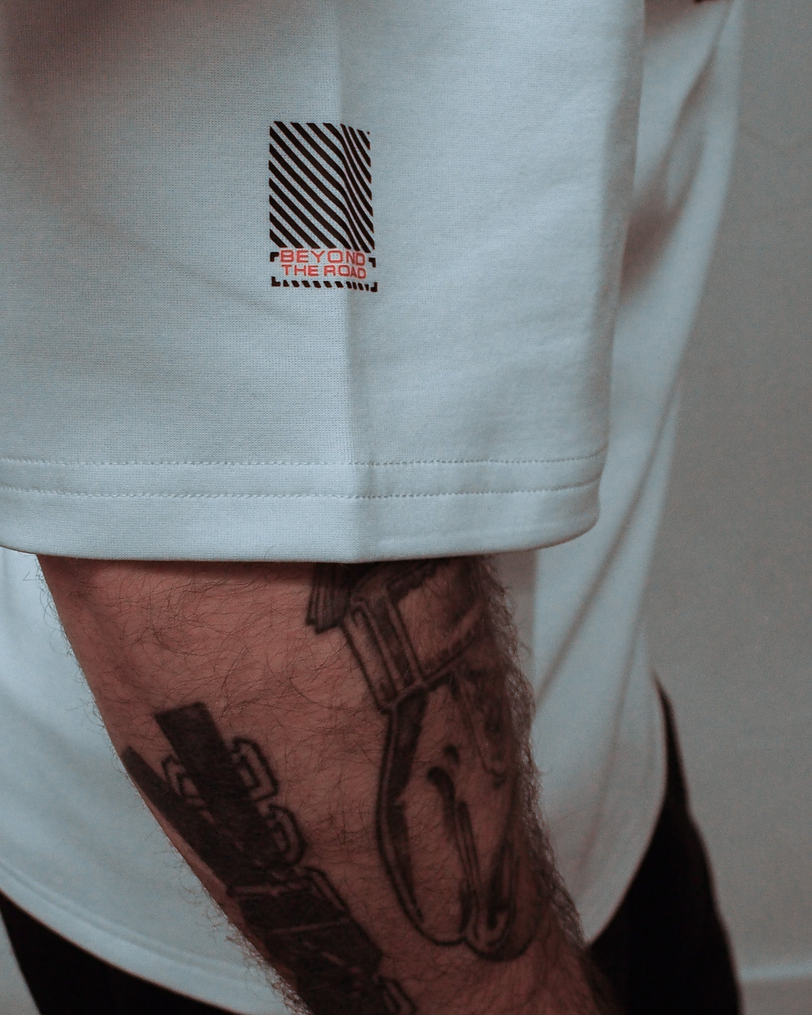 URBAN SHIFT T-SHIRT