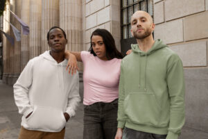 Sudaderas urbanas tendencias reales que marcan la calle